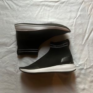 Tommy Hilfiger (Sock shoes)